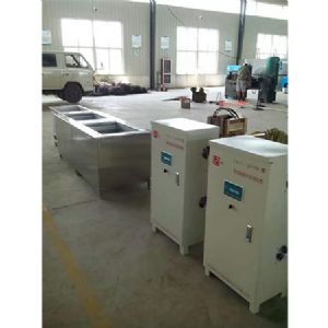汽車零部件生產(chǎn)用超聲波清洗機(jī)